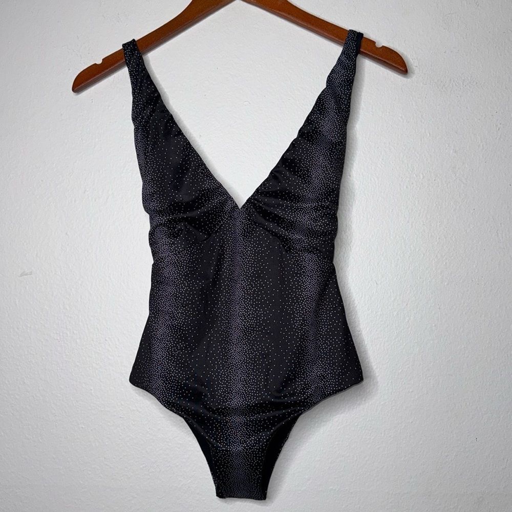 Tavik DREW Womens Size XS One Piece Swimsuit in Black Percy Dot - Picture 2 of 7